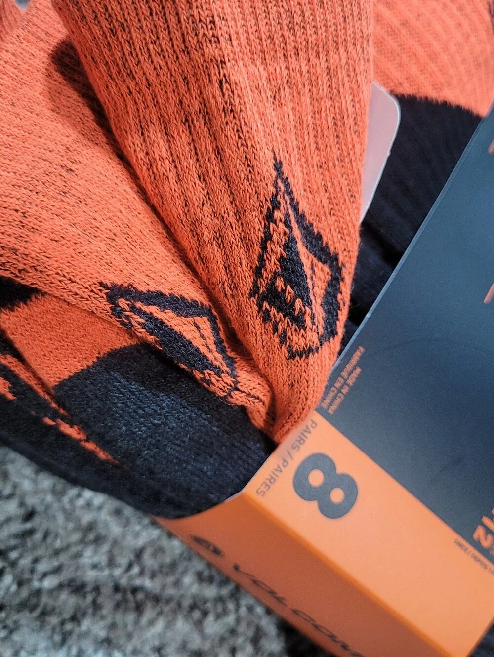 8-Pair Volcom Men Size 6-12 Workwear Logo Cushioned Crew Socks Black Gray Orange